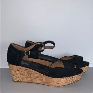 Toms wedges